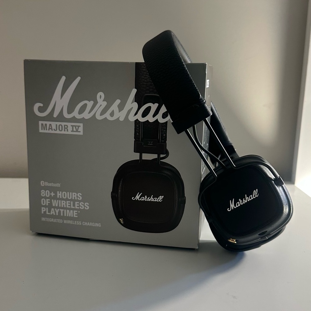 BRAND NEW, NEVER USED Marshall Major IV Wireless Headphones in Black